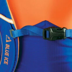Blue Ice Kume 30L -Matériel De Ski Boutique blue ice kume30l frontbuckle web 2